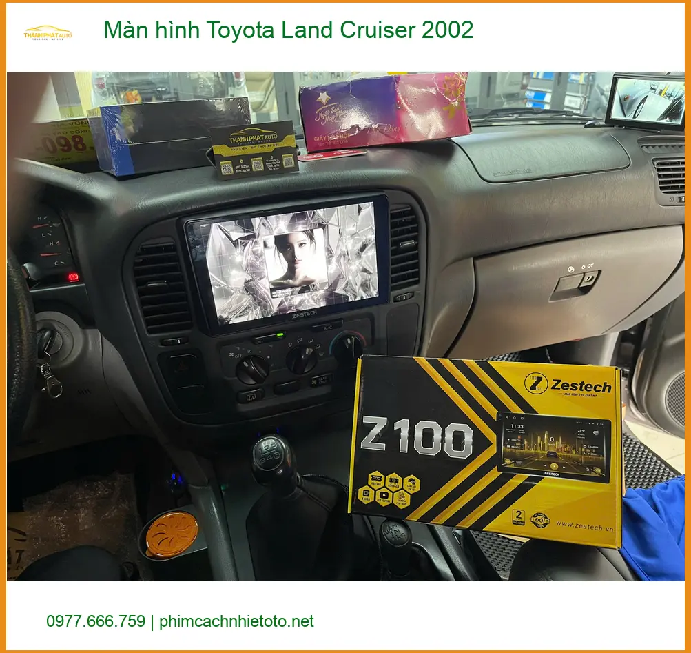 Anh Nam lắp màn hình Toyota Land Cruiser 2002 tại Quận 9 để giải trí ảnh thực tế 3