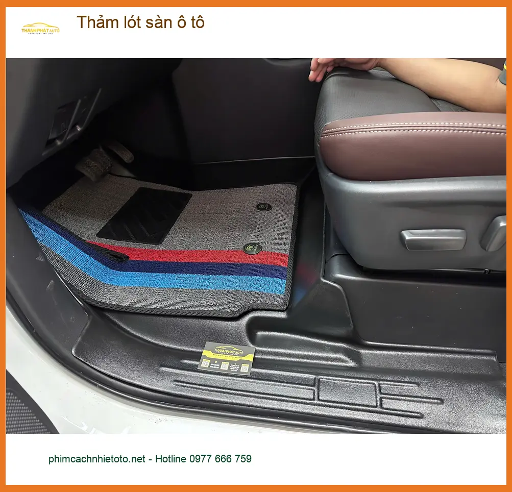 Anh Minh thay thảm lót sàn ô tô Hyundai Accent tại Quận 12 để khoang nội thất luôn sạch đẹp ảnh thực tế 4