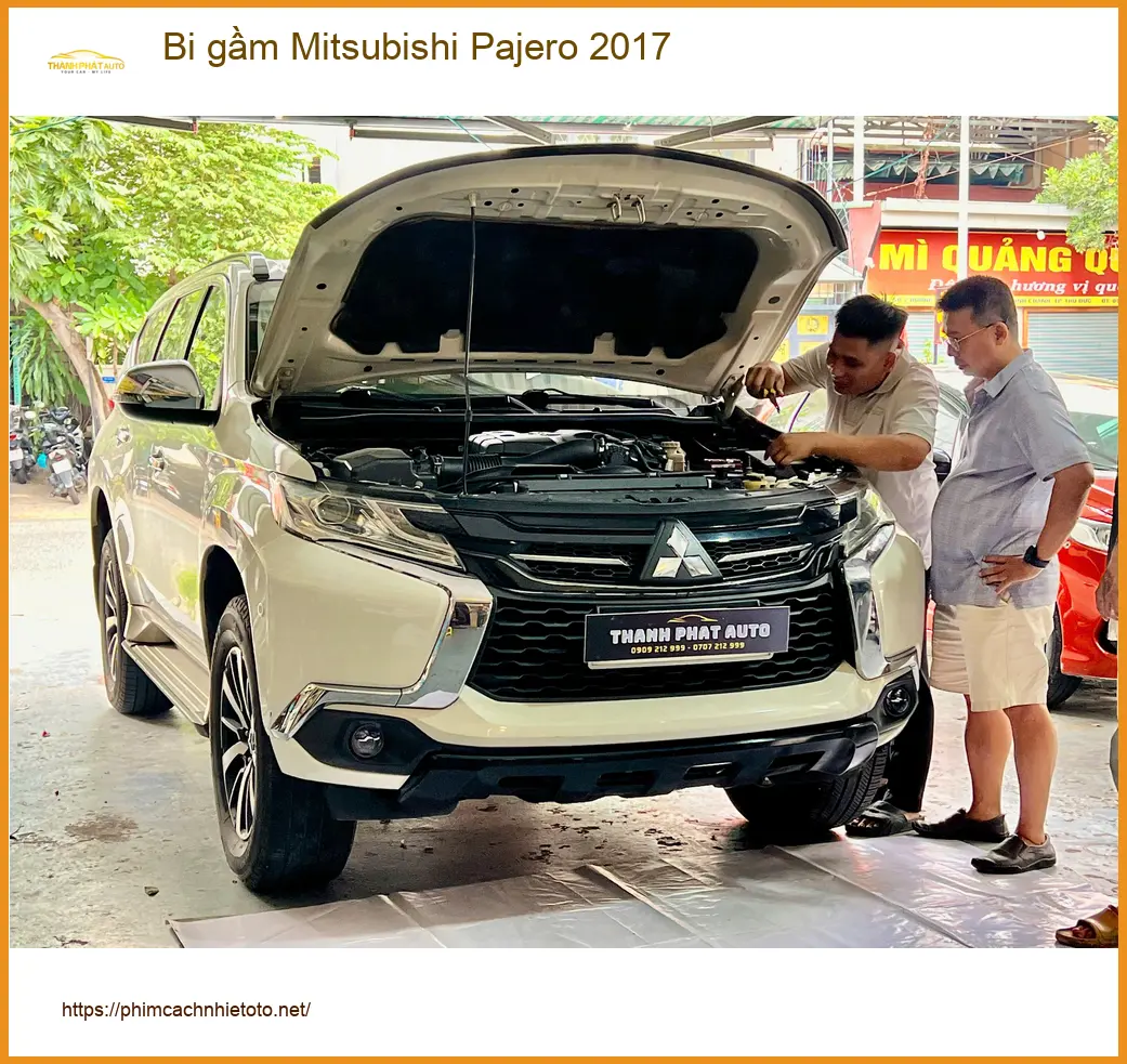 Anh Khải độ bi gầm Mitsubishi Pajero 2017 tại Quận Thủ Đức vì đèn zin kém sáng ảnh thực tế 2