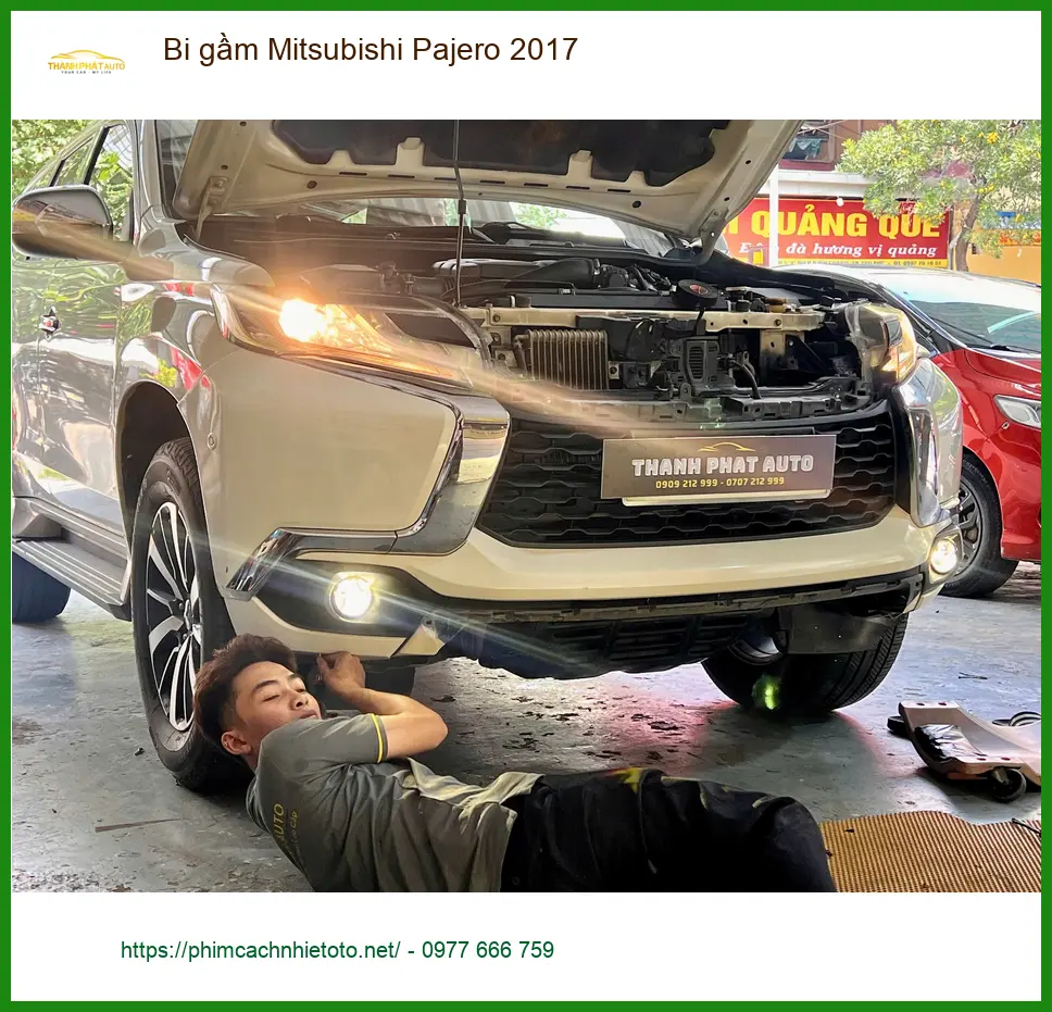 Anh Khải độ bi gầm Mitsubishi Pajero 2017 tại Quận Thủ Đức vì đèn zin kém sáng ảnh thực tế 4