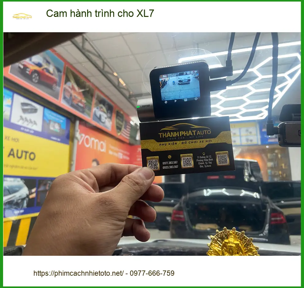 Chú Phát lắp cam hành trình chính hãng cho Suzuki XL7 ở Quận 12