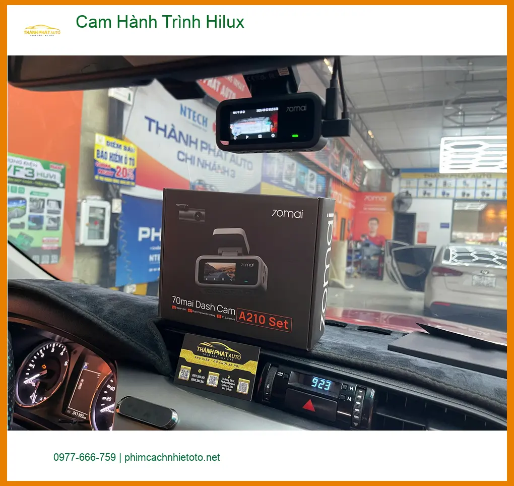 Anh Khải lắp camera hành trình Hilux tại Quận 12 để an tâm hơn khi di chuyển