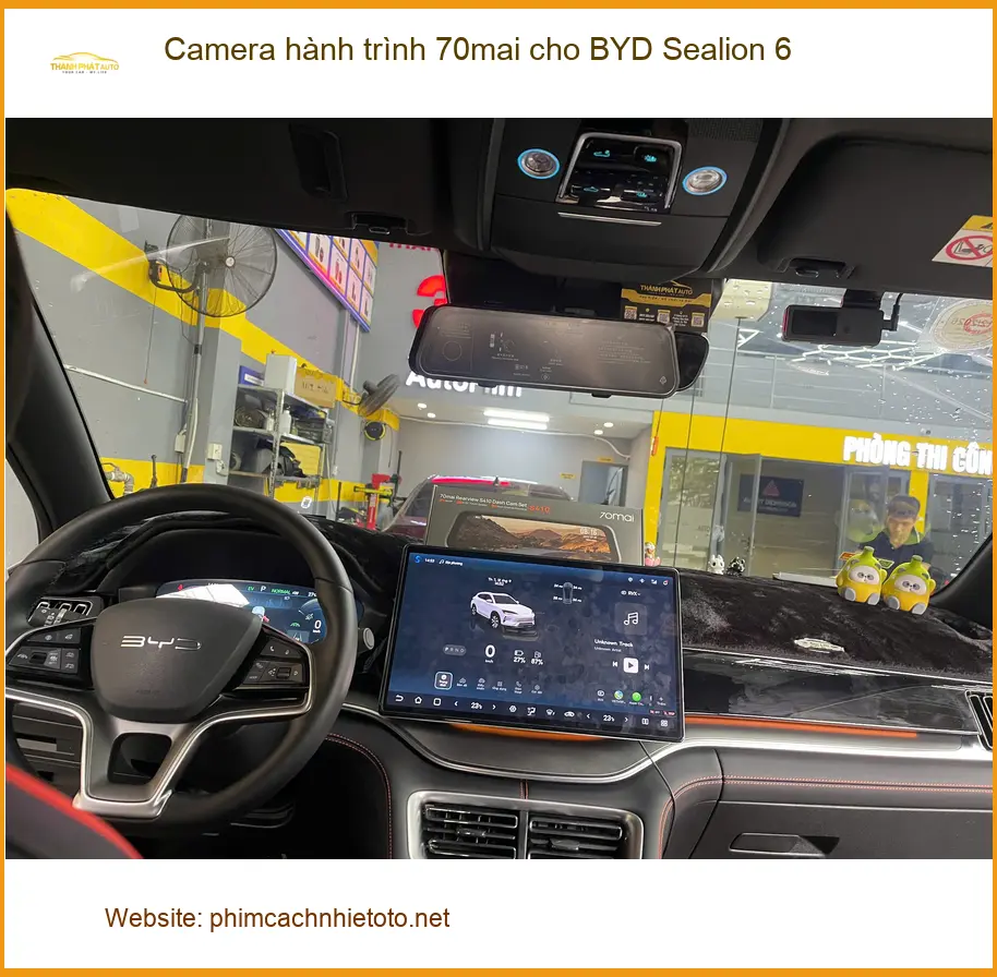 Chị Hằng ở Quận 9 lắp Camera hành trình 70mai cho BYD Sealion 6 để ghi lại hành trình ảnh thực tế 4