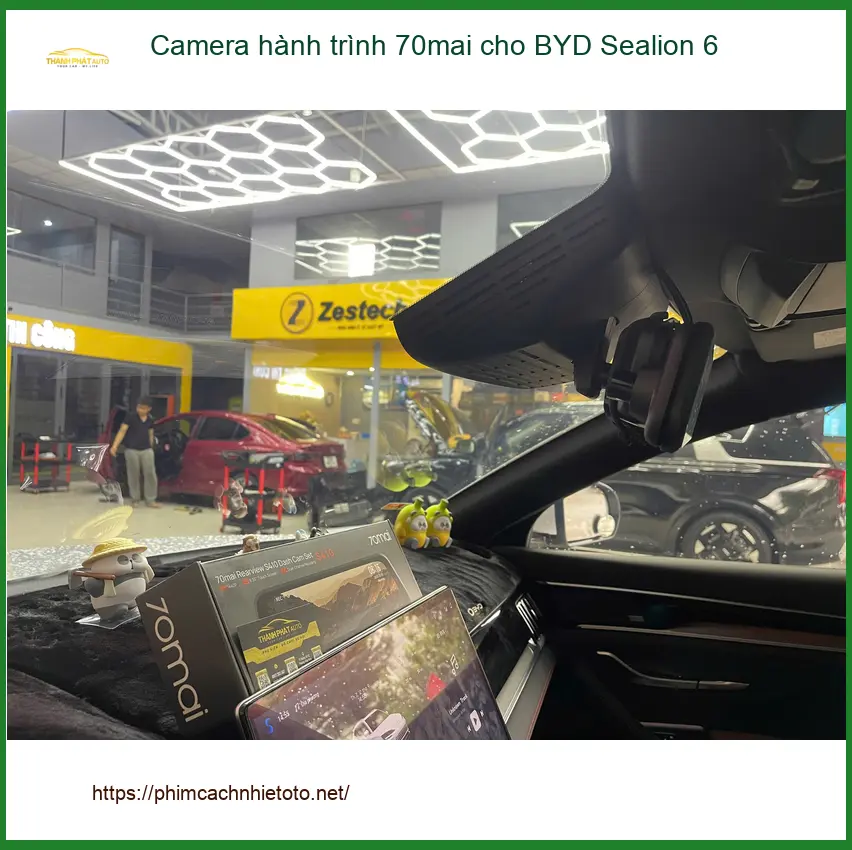 Chị Hằng ở Quận 9 lắp Camera hành trình 70mai cho BYD Sealion 6 để ghi lại hành trình ảnh thực tế 5