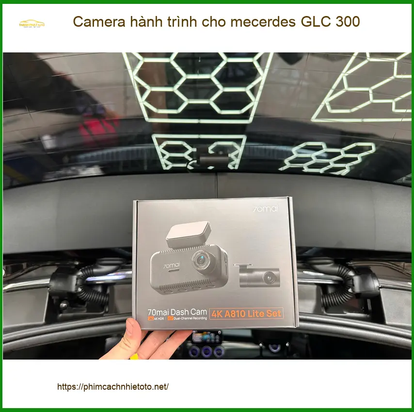 Anh Quang lắp Camera hành trình Mercedes GLC 300 tại Quận 9 để bảo vệ xe ảnh thực tế 3