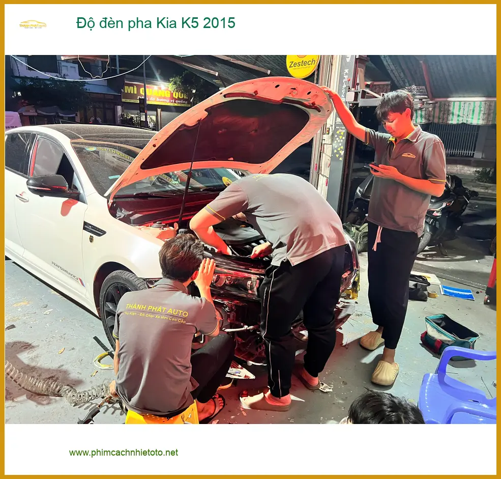 Anh Thành độ đèn pha Kia K5 2015 tại Thủ Đức để cải thiện tầm nhìn ban đêm ảnh thực tế 2