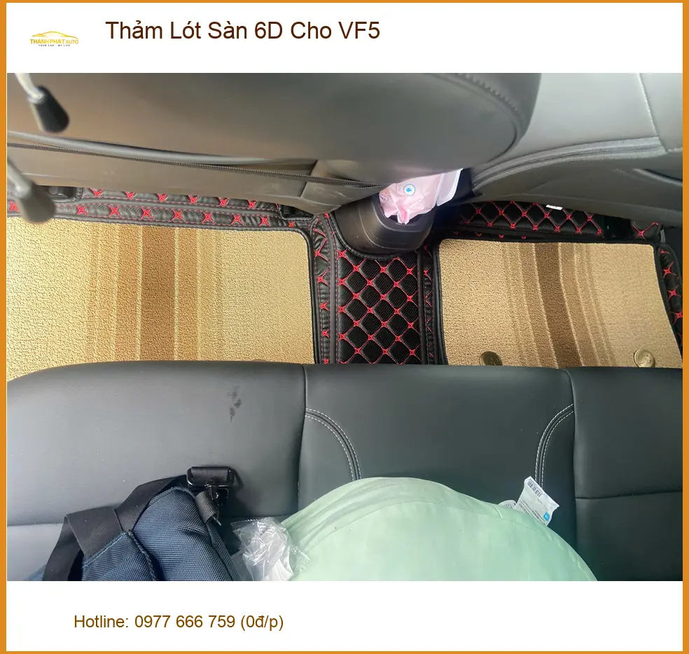 Chú Phúc lắp Thảm Lót Sàn 6D cho VinFast VF5 tại Quận 12 giữ xe luôn sạch ảnh thực tế 4