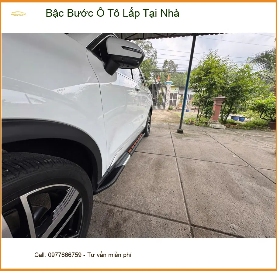 Anh Tùng lắp bậc bước ô tô Hyundai SantaFe tại nhà Quận Thủ Đức cho tiện