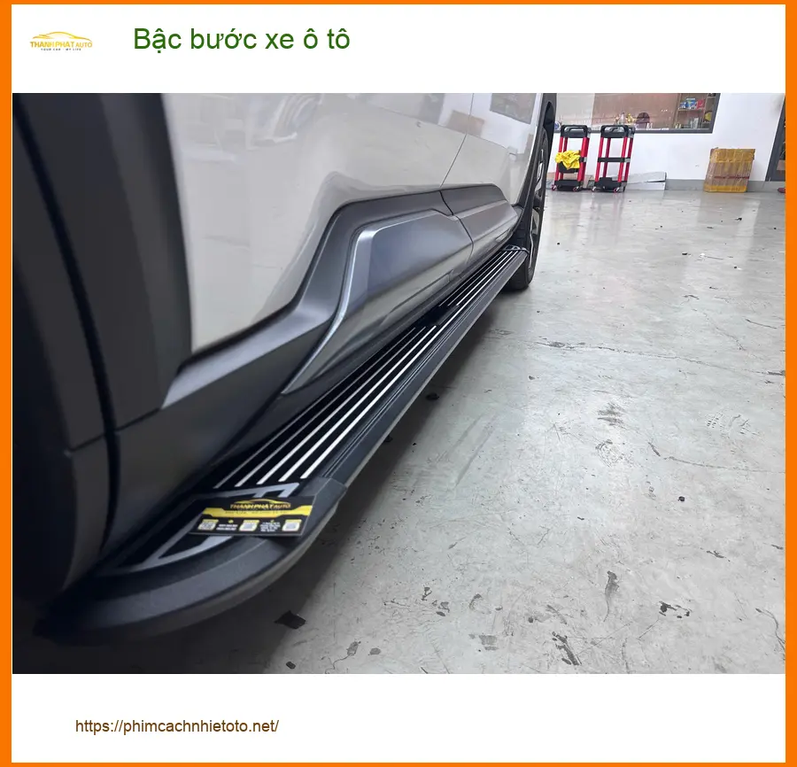Anh Khang lắp bậc bước xe ô tô cho VinFast Lux SA an toàn hơn tại Quận 3 ảnh thực tế 2