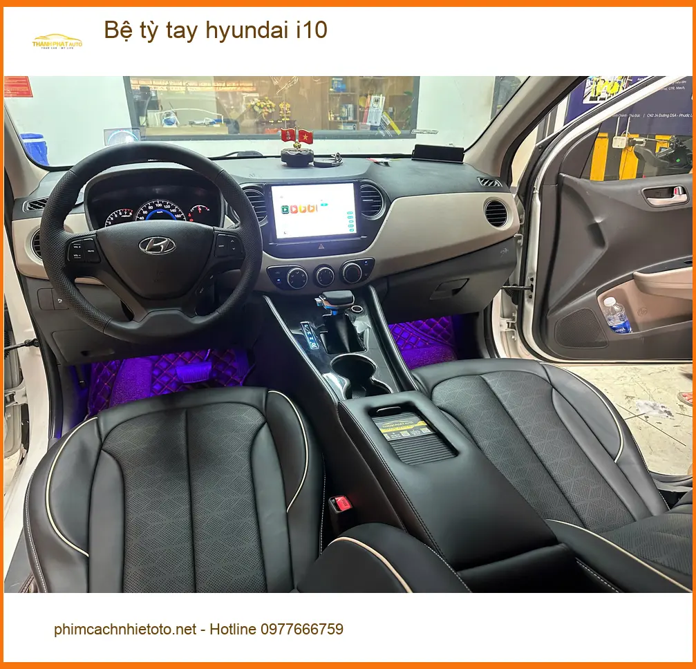 Anh Quang lắp bệ tỳ tay Hyundai i10 tại Quận 2 để lái xe thoải mái hơn ảnh thực tế 2