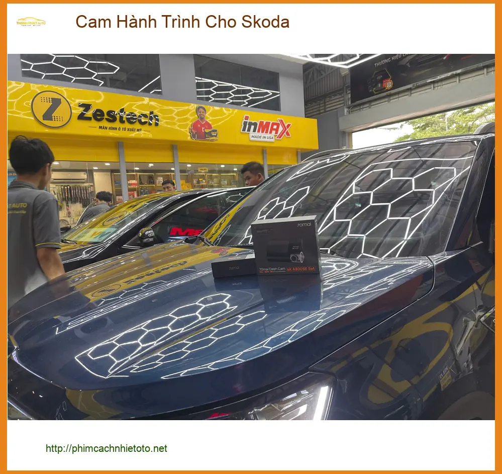 Anh Tùng lắp Cam Hành Trình cho Skoda Kodiaq tại Quận 9, an tâm giao thông.