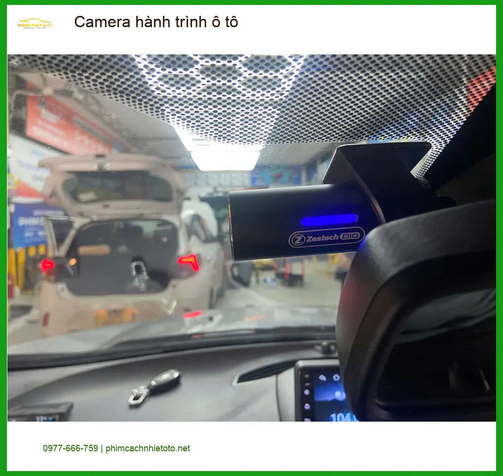 Anh Bình lắp camera hành trình ô tô Mazda CX-5 tại Quận 3 ảnh thực tế 3