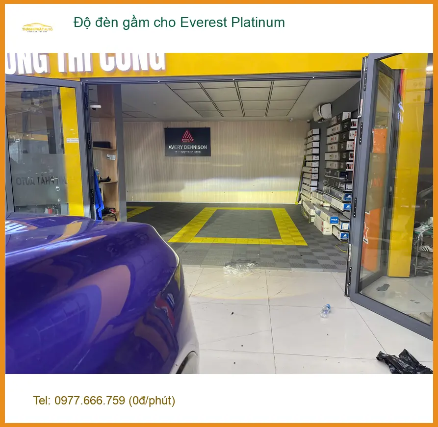 Anh Kiên độ đèn gầm Everest Platinum Quận 9 do đèn zin yếu khi đi đêm