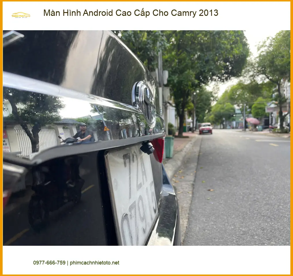 Cô Chi lắp màn hình Android cao cấp cho Camry 2013 tại Quận 9 để xem bản đồ tiện hơn ảnh thực tế 2