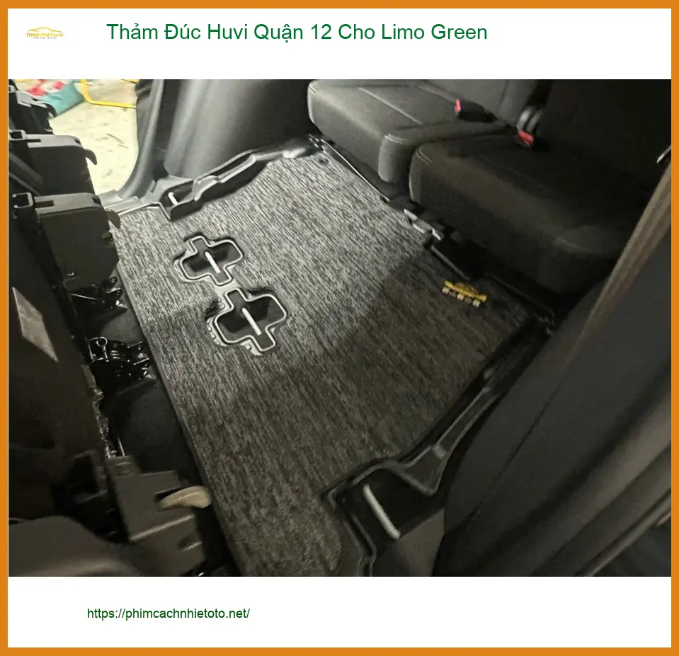 Chú Vĩnh lắp Thảm Đúc Huvi cho Limo Green tại Quận 12 giữ xe luôn sạch bóng ảnh thực tế 2