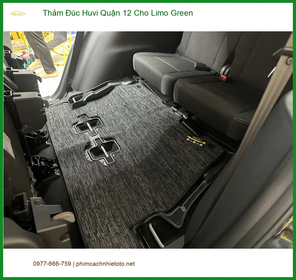 Chú Vĩnh lắp Thảm Đúc Huvi cho Limo Green tại Quận 12 giữ xe luôn sạch bóng ảnh thực tế 4